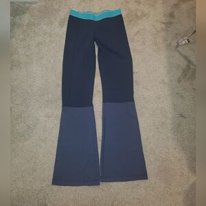Lululemon Flared Pants Size 6 Regular